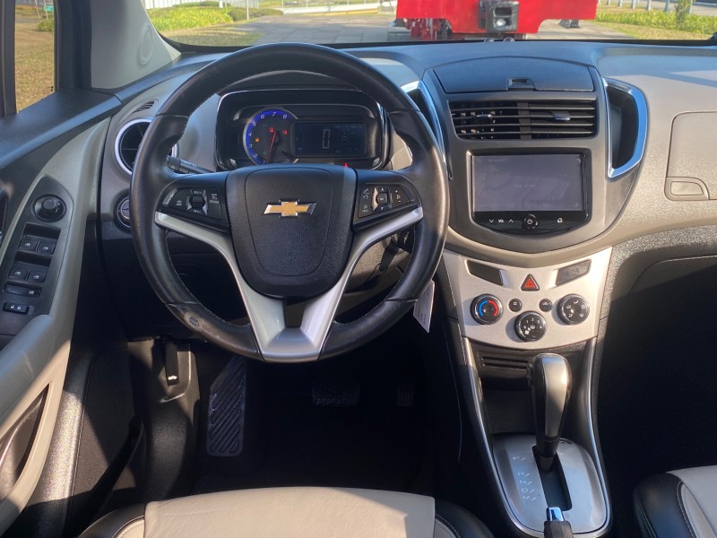 TRACKER 1.8 MPFI LTZ 4X2 16V FLEX 4P AUTOMÁTICO - 2015 - CARLOS BARBOSA
