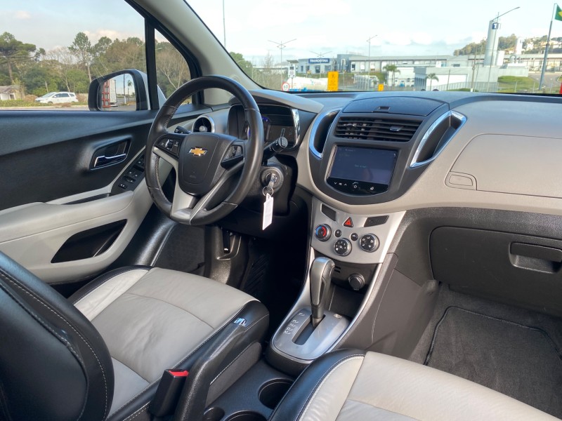 TRACKER 1.8 MPFI LTZ 4X2 16V FLEX 4P AUTOMÁTICO - 2015 - CARLOS BARBOSA