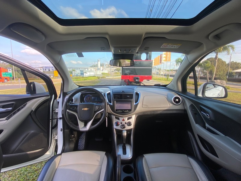 TRACKER 1.8 MPFI LTZ 4X2 16V FLEX 4P AUTOMÁTICO - 2015 - CARLOS BARBOSA