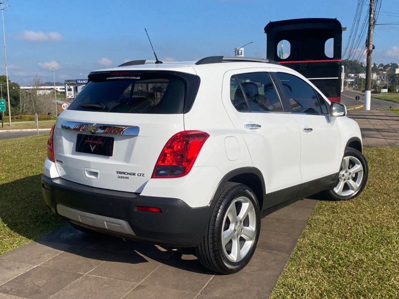 TRACKER 1.8 MPFI LTZ 4X2 16V FLEX 4P AUTOMÁTICO - 2015 - CARLOS BARBOSA