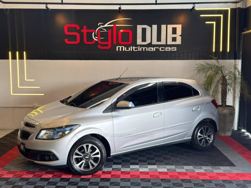 ONIX 1.4 MPFI LT 8V FLEX 4P MANUAL - 2015 - ESTâNCIA VELHA