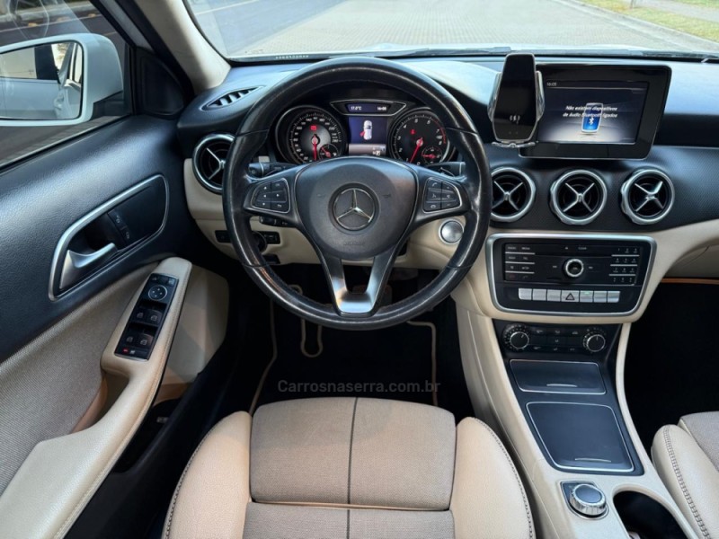 GLA 200 1.6 CGI STYLE 16V TURBO GASOLINA 4P AUTOMÁTICO - 2019 - IVOTI