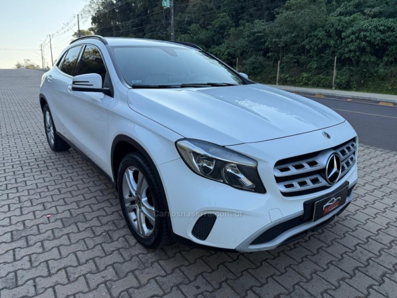 GLA 200 1.6 CGI STYLE 16V TURBO GASOLINA 4P AUTOMÁTICO - 2019 - IVOTI