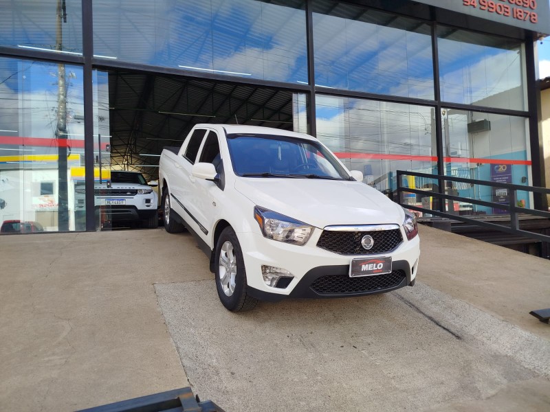 actyon sports 2.0 16v diesel 4p automatico 2013 vacaria