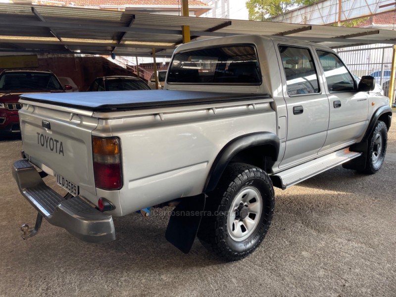 HILUX 3.0 DX 4X2 CD 16V DIESEL 4P MANUAL - 2003 - CAXIAS DO SUL