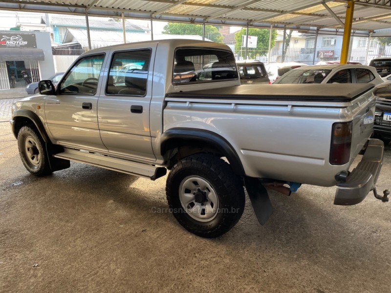 HILUX 3.0 DX 4X2 CD 16V DIESEL 4P MANUAL - 2003 - CAXIAS DO SUL