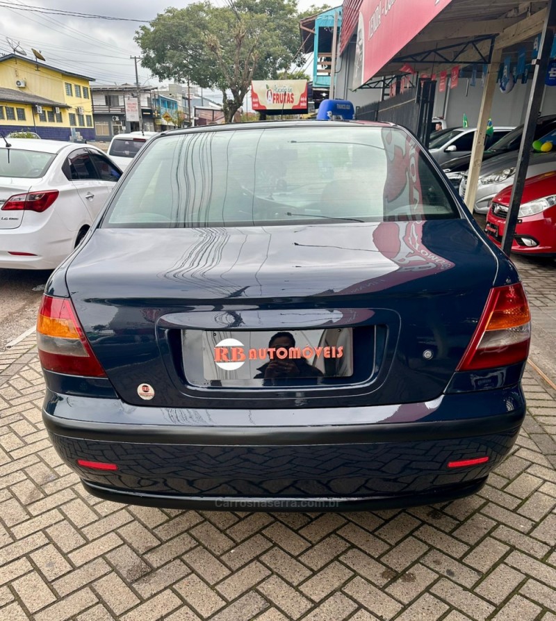 SIENA 1.0 MPI FIRE 8V FLEX 4P MANUAL - 2004 - PAROBé