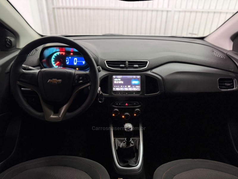 ONIX 1.4 MPFI LTZ 8V FLEX 4P MANUAL - 2016 - NOVO HAMBURGO