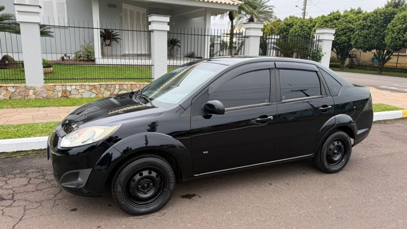 FIESTA 1.6 SE SEDAN 16V FLEX 4P MANUAL - 2014 - FELIZ