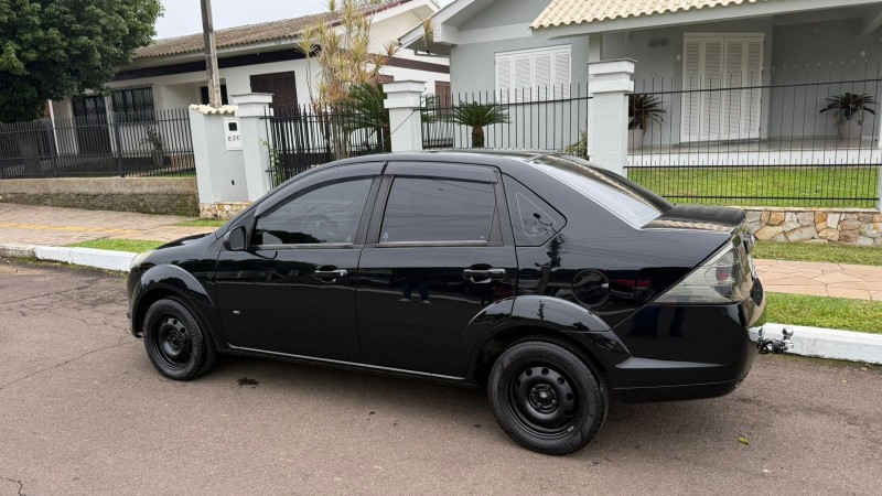 FIESTA 1.6 SE SEDAN 16V FLEX 4P MANUAL - 2014 - FELIZ