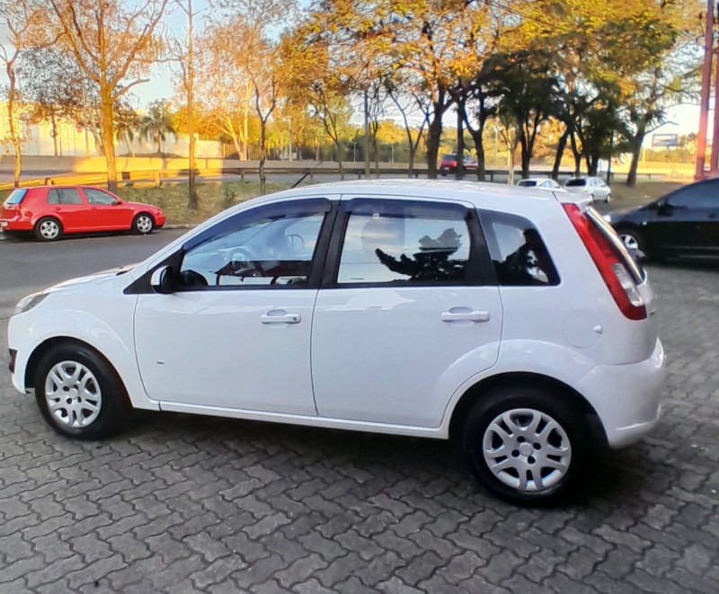 FIESTA 1.6 SE HATCH 16V FLEX 4P MANUAL - 2014 - ESTâNCIA VELHA
