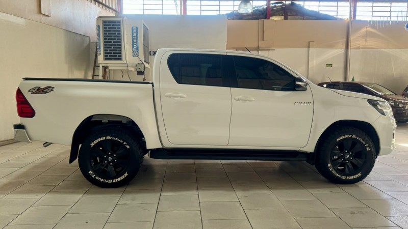 HILUX 2.8 SR 4X4 CD 16V DIESEL 4P MANUAL - 2020 - ESTâNCIA VELHA