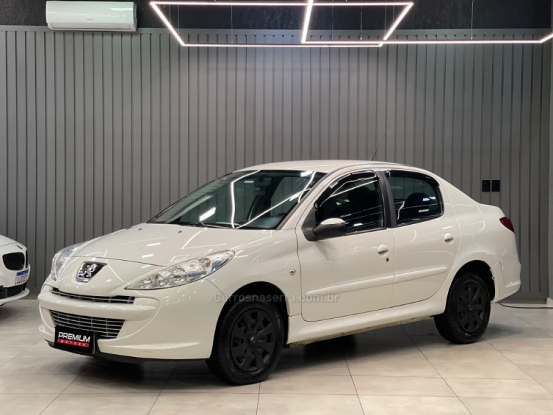 207 1.4 SEDAN XR PASSION 8V FLEX 4P MANUAL - 2013 - DOIS IRMãOS