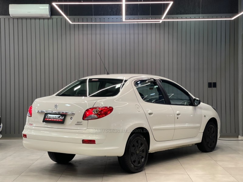 207 1.4 SEDAN XR PASSION 8V FLEX 4P MANUAL - 2013 - DOIS IRMãOS