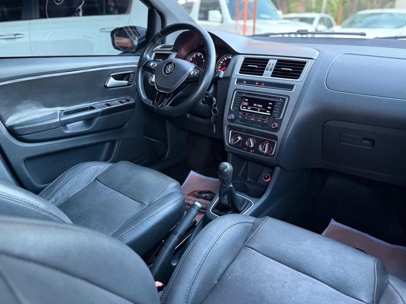 FOX 1.0 MPI TRACK 12V FLEX 4P MANUAL - 2017 - TRêS COROAS
