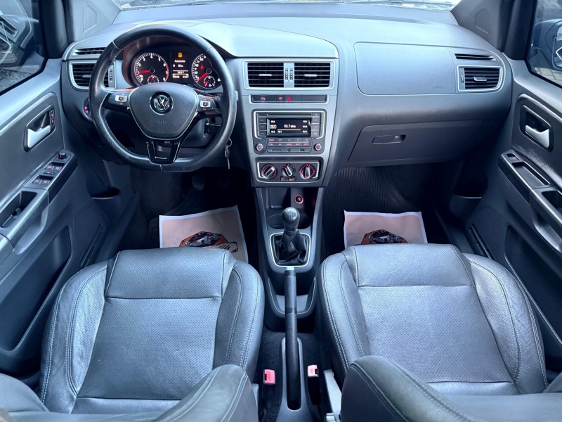 FOX 1.0 MPI TRACK 12V FLEX 4P MANUAL - 2017 - TRêS COROAS