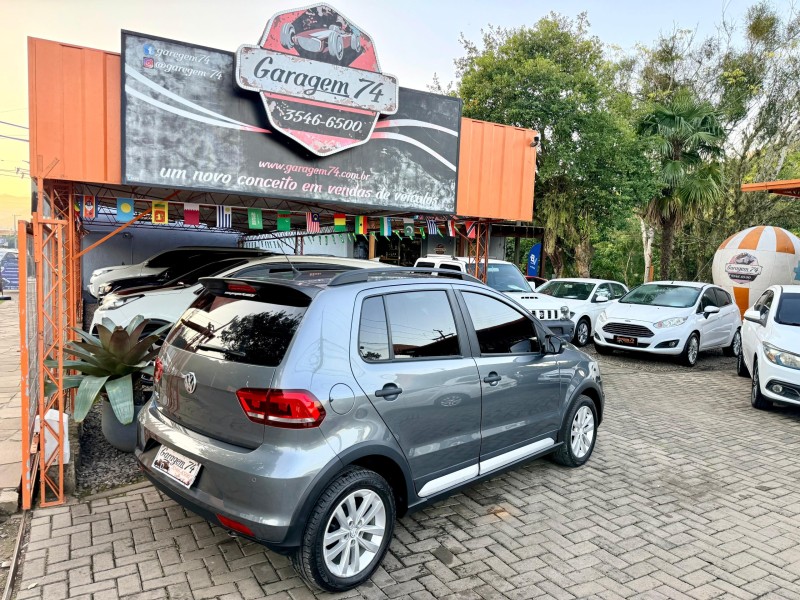 FOX 1.0 MPI TRACK 12V FLEX 4P MANUAL - 2017 - TRêS COROAS