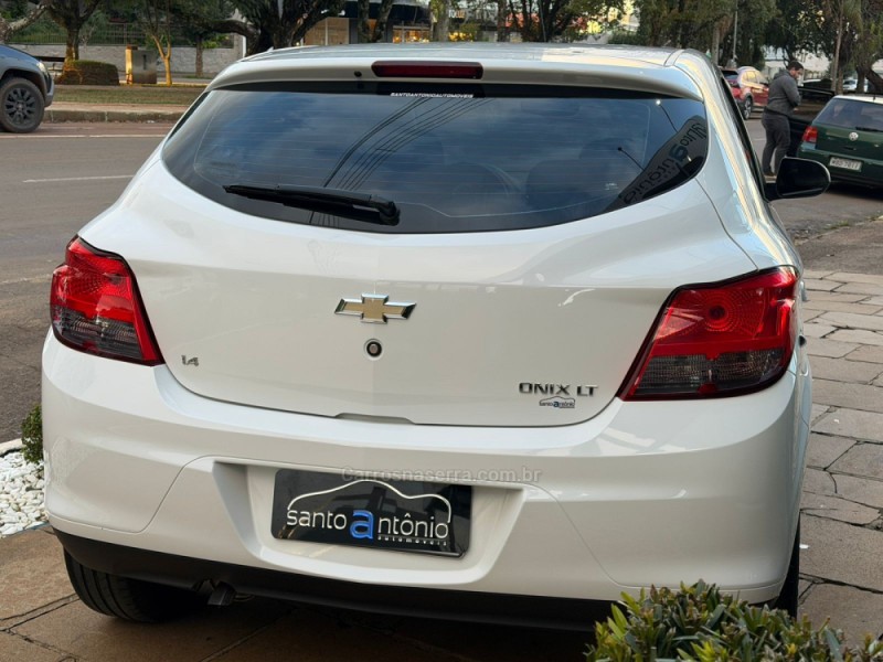 ONIX 1.4 MPFI LT 8V FLEX 4P MANUAL - 2013 - LAGOA VERMELHA