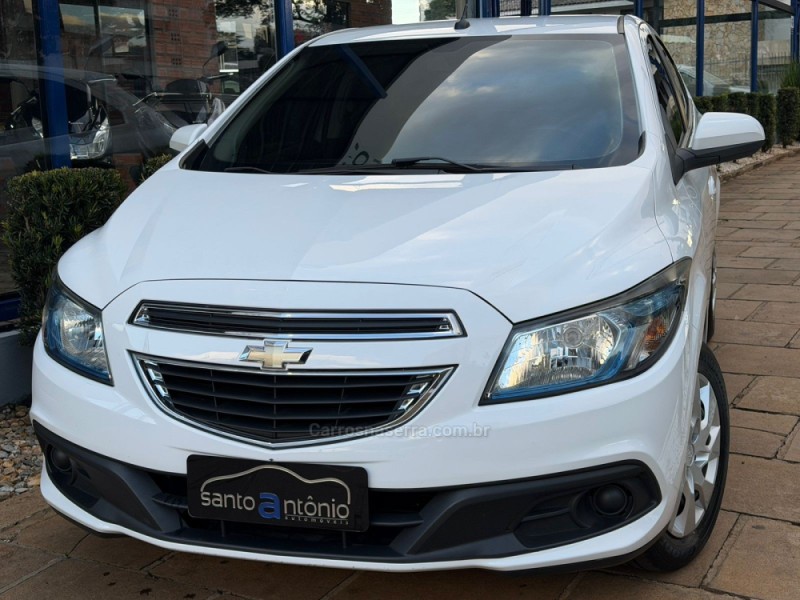 ONIX 1.4 MPFI LT 8V FLEX 4P MANUAL - 2013 - LAGOA VERMELHA