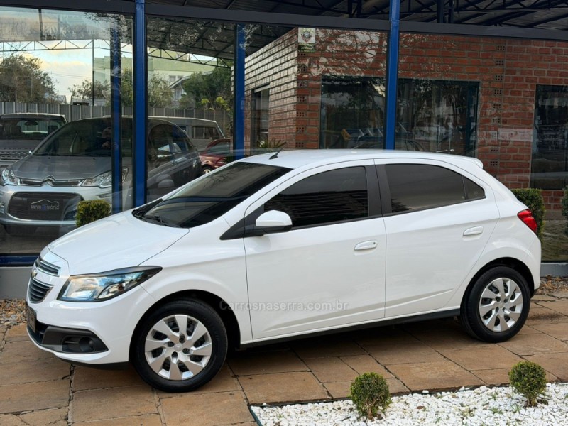 ONIX 1.4 MPFI LT 8V FLEX 4P MANUAL - 2013 - LAGOA VERMELHA