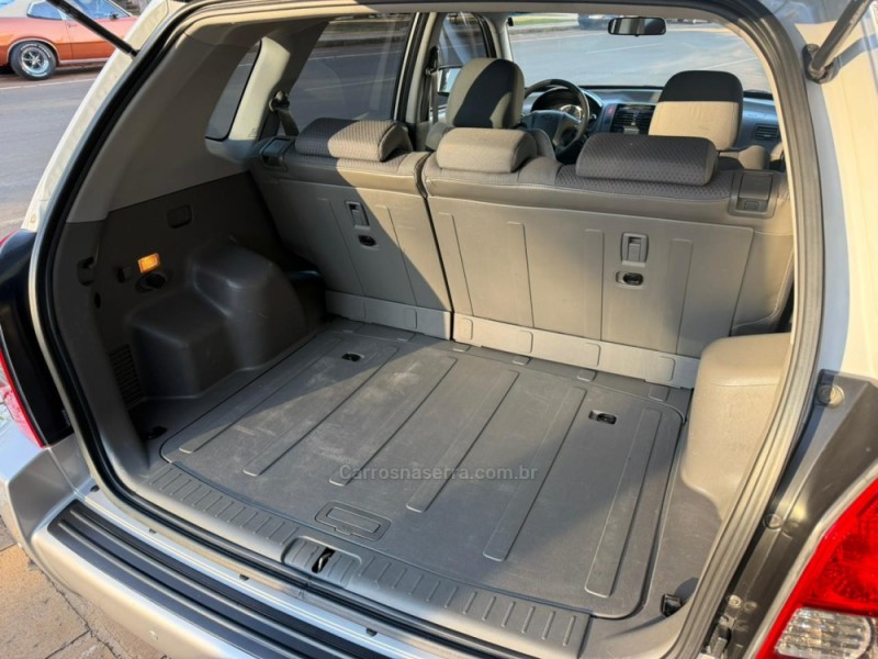 TUCSON 2.0 GL 2WD 16V GASOLINA 4P MANUAL - 2010 - LAGOA VERMELHA