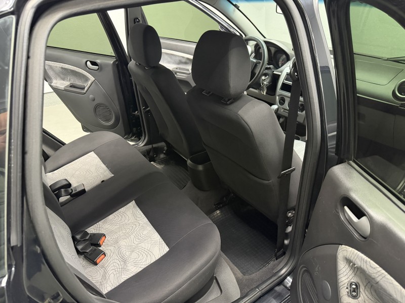 FIESTA 1.6 MPI SEDAN 8V FLEX 4P MANUAL - 2009 - CAXIAS DO SUL