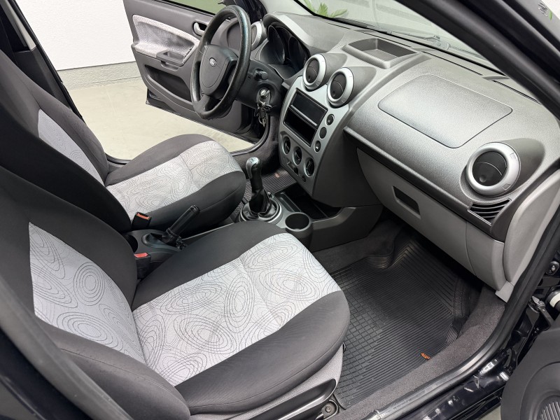 FIESTA 1.6 MPI SEDAN 8V FLEX 4P MANUAL - 2009 - CAXIAS DO SUL