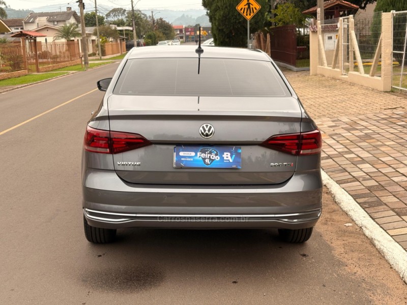 VIRTUS 1.0 200 TSI HIGHLINE AUTOMÁTICO - 2022 - ESTâNCIA VELHA