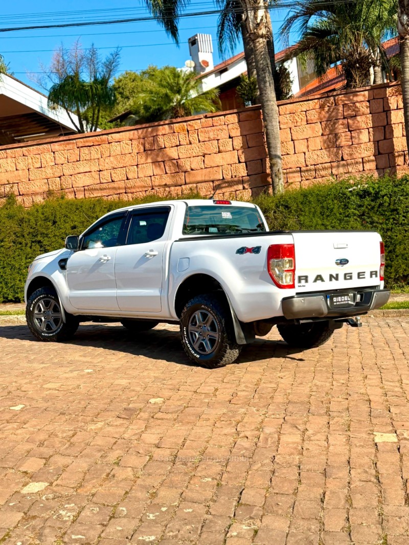 RANGER 2.2 XLS 4X4 CD 16V DIESEL 4P AUTOMÁTICO - 2020 - VENâNCIO AIRES