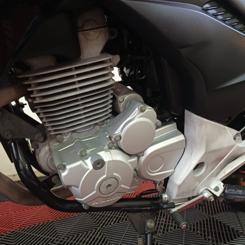 CB 300R  - 2015 - VERANóPOLIS