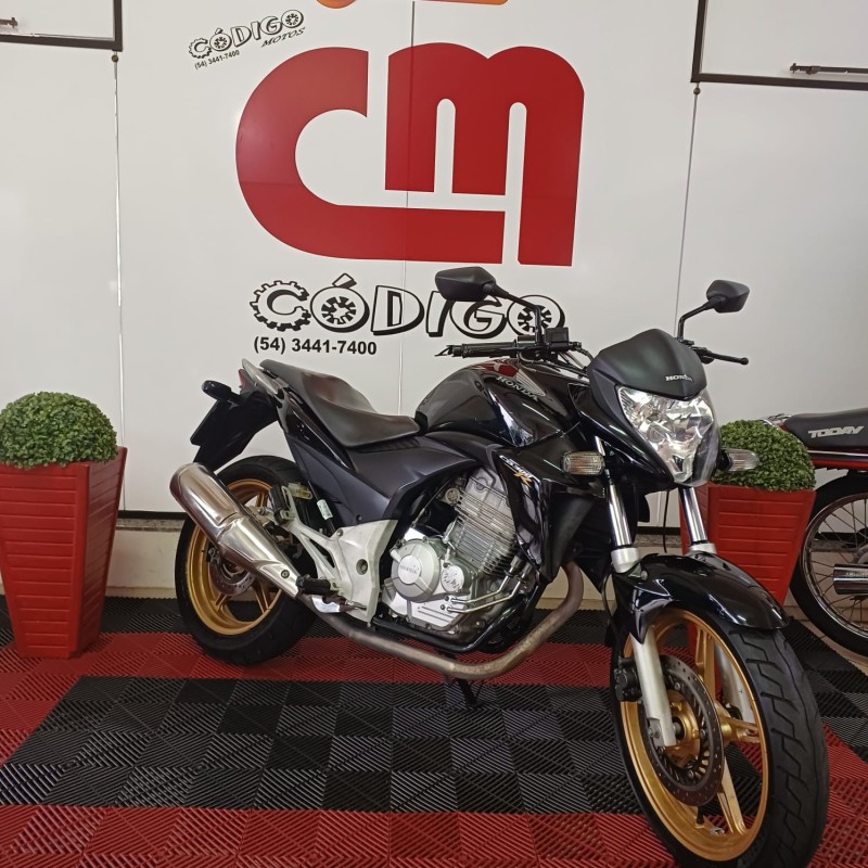 CB 300R  - 2015 - VERANóPOLIS
