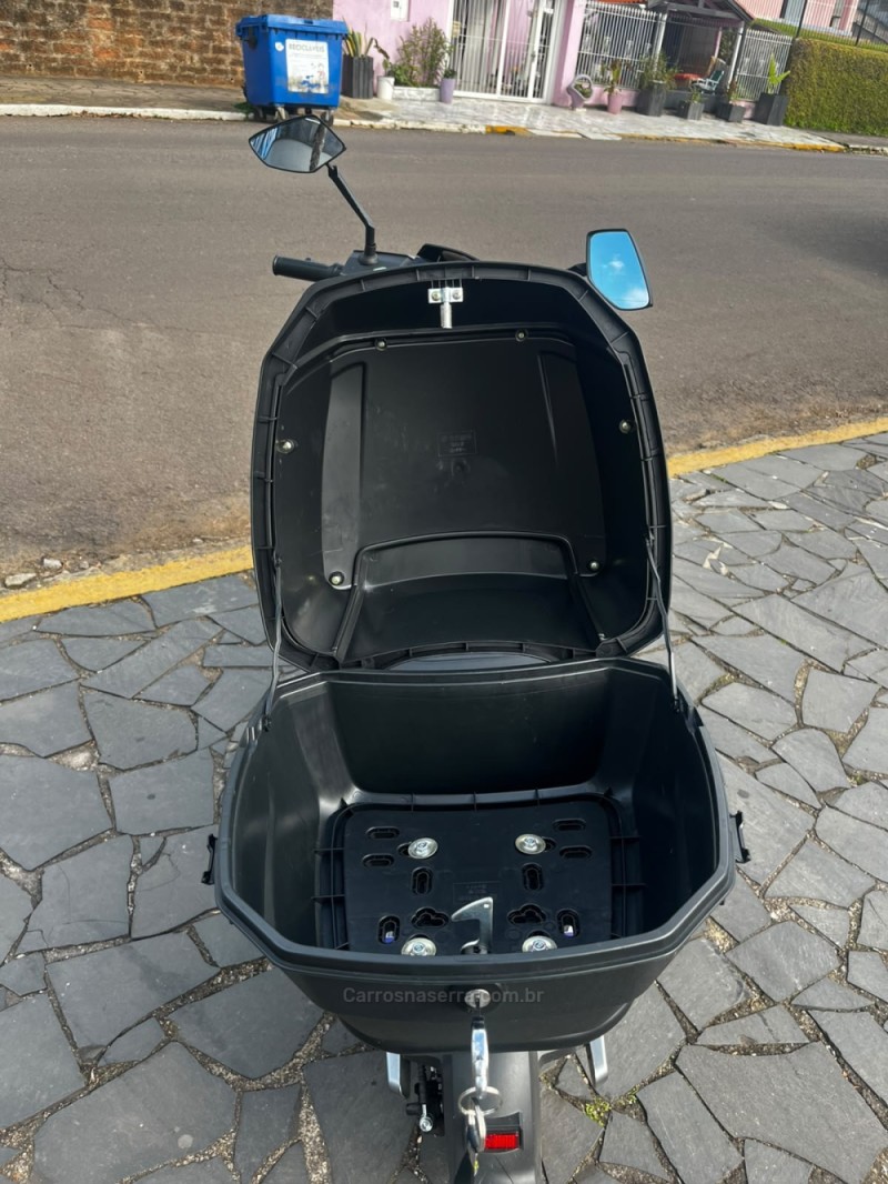 X PREMIUM ELÉTRICO 66 KW 4P AUTOMÁTICO - 2025 - CARLOS BARBOSA