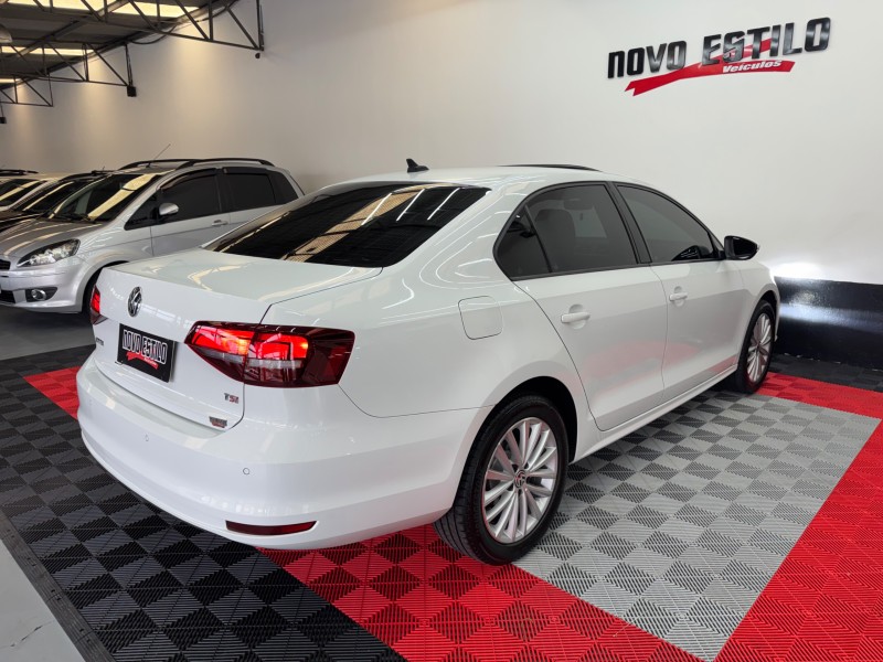 JETTA 1.4 16V TSI COMFORTLINE FLEX 4P TIPTRONIC - 2017 - CAXIAS DO SUL