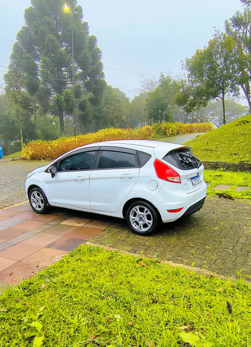 FIESTA 1.6 SE HATCH 16V FLEX 4P MANUAL - 2017 - FARROUPILHA