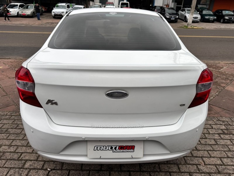 KA 1.5 SE SEDAN 12V FLEX 4P MANUAL - 2015 - CAMPO BOM