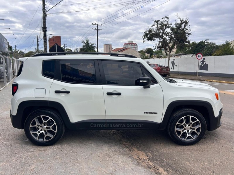 RENEGADE 1.8 16V FLEX SPORT 4P MANUAL - 2018 - VENâNCIO AIRES