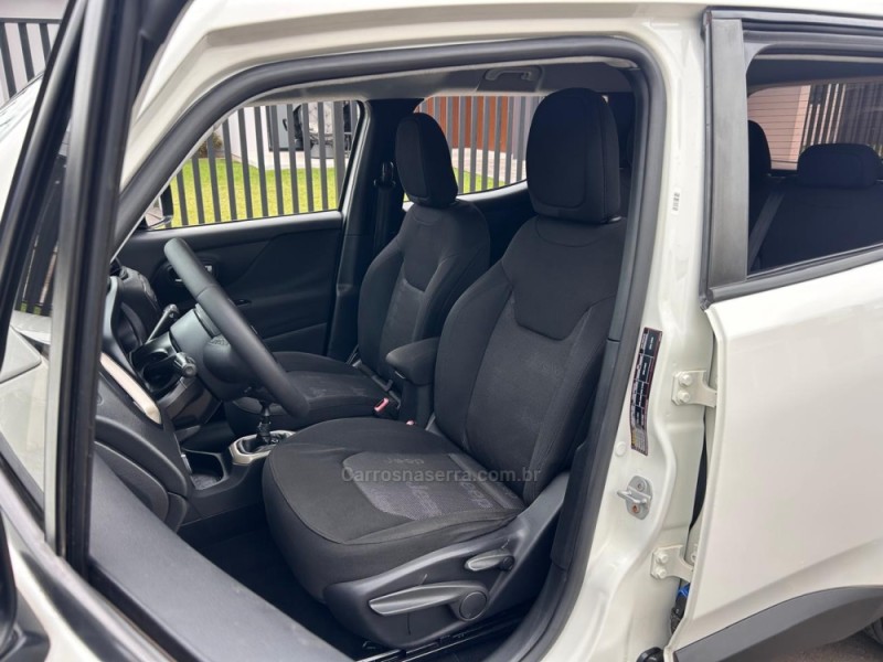 RENEGADE 1.8 16V FLEX SPORT 4P MANUAL - 2018 - VENâNCIO AIRES