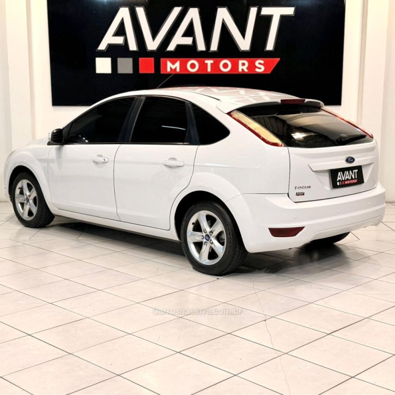 FOCUS 1.6 GLX 16V FLEX 4P MANUAL - 2011 - NOVO HAMBURGO