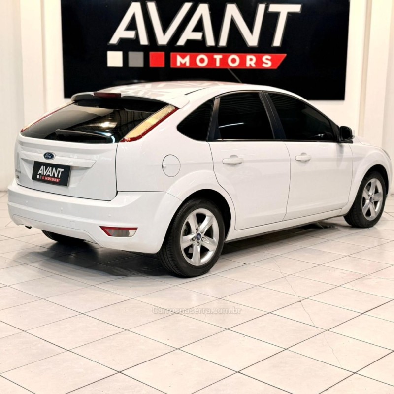 FOCUS 1.6 GLX 16V FLEX 4P MANUAL - 2011 - NOVO HAMBURGO