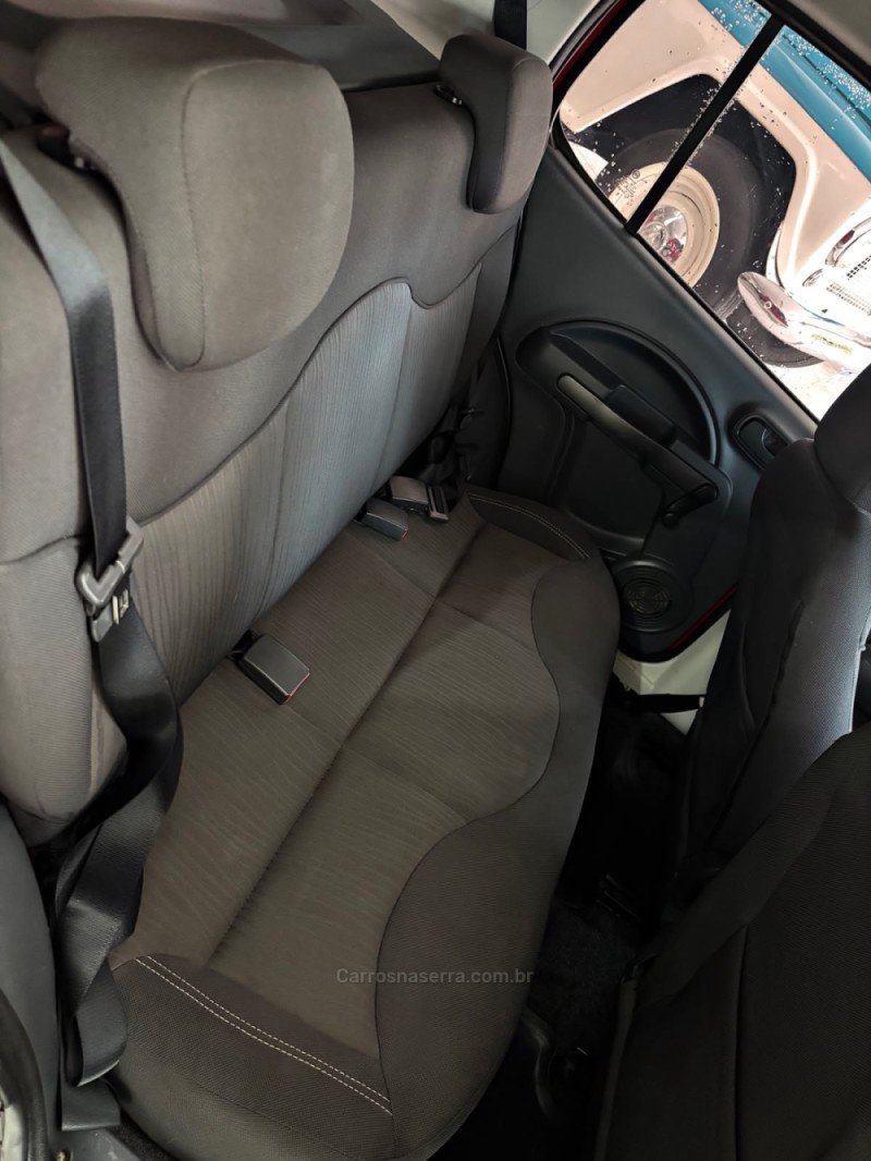 UNO 1.0 WAY 8V FLEX 4P MANUAL - 2011 - NOVA PRATA