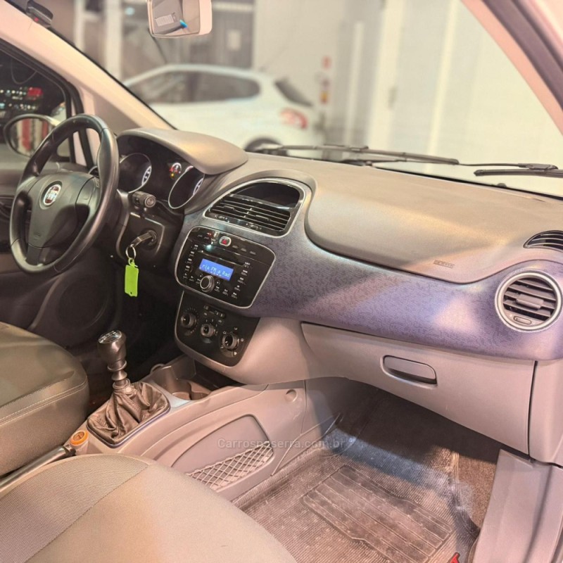 PUNTO 1.4 ATTRACTIVE 8V FLEX 4P MANUAL - 2016 - NOVO HAMBURGO