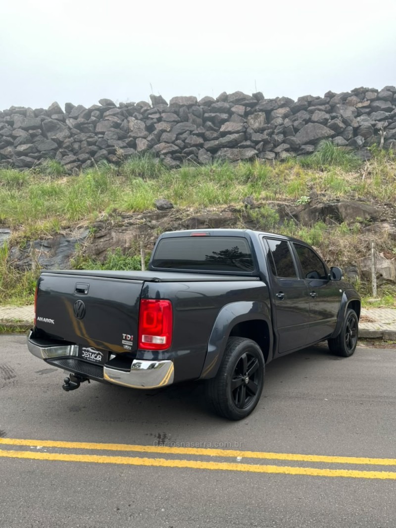AMAROK 2.0 HIGHLINE 4X4 CD 16V TURBO INTERCOOLER DIESEL 4P AUTOMÁTICO - 2013 - CAXIAS DO SUL
