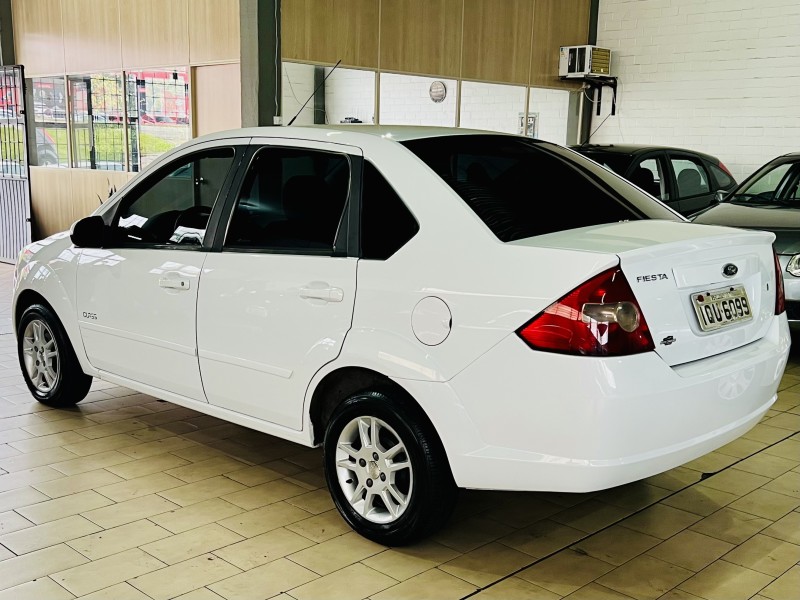 FIESTA 1.0 MPI SEDAN 8V FLEX 4P MANUAL - 2010 - CAXIAS DO SUL