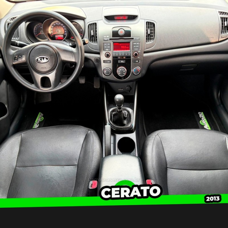 CERATO 1.6 E.213 SEDAN 16V GASOLINA 4P MANUAL - 2013 - TAQUARA