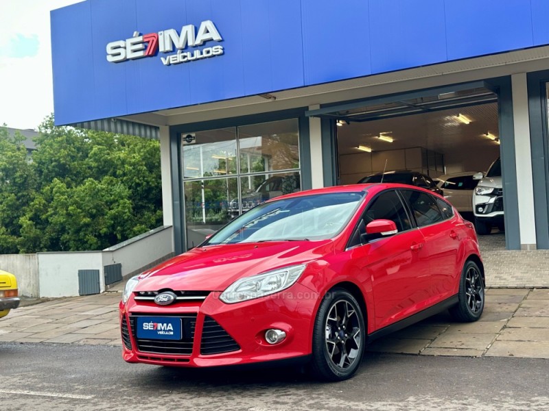 FOCUS 2.0 TITANIUM HATCH 16V FLEX 4P AUTOMÁTICO