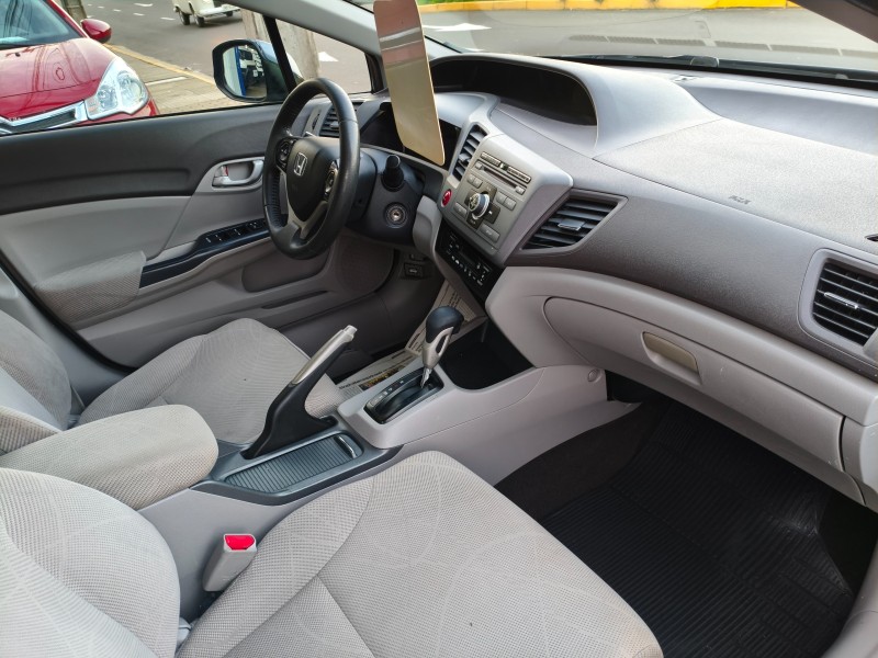 CIVIC 1.8 LXS 16V FLEX 4P AUTOMÁTICO - 2014 - BOM PRINCíPIO