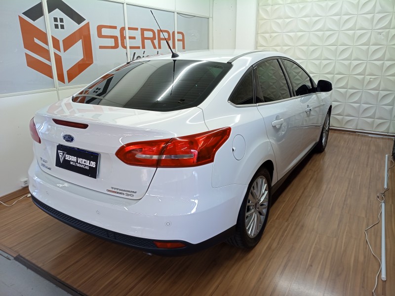 FOCUS 2.0 TITANIUM FASTBACK 16V FLEX 4P AUTOMÁTICO - 2016 - CAXIAS DO SUL