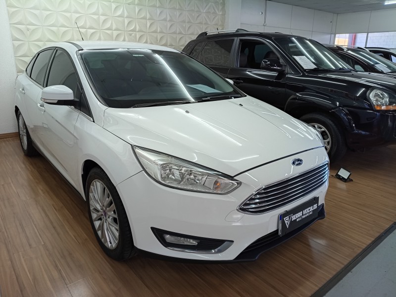 FOCUS 2.0 TITANIUM FASTBACK 16V FLEX 4P AUTOMÁTICO - 2016 - CAXIAS DO SUL
