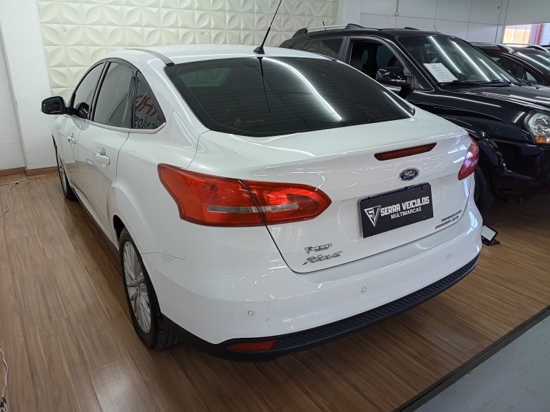 FOCUS 2.0 TITANIUM FASTBACK 16V FLEX 4P AUTOMÁTICO - 2016 - CAXIAS DO SUL