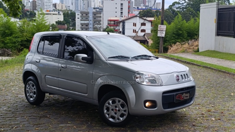 UNO 1.0 EVO ATTRACTIVE 8V FLEX 4P MANUAL - 2014 - CAXIAS DO SUL